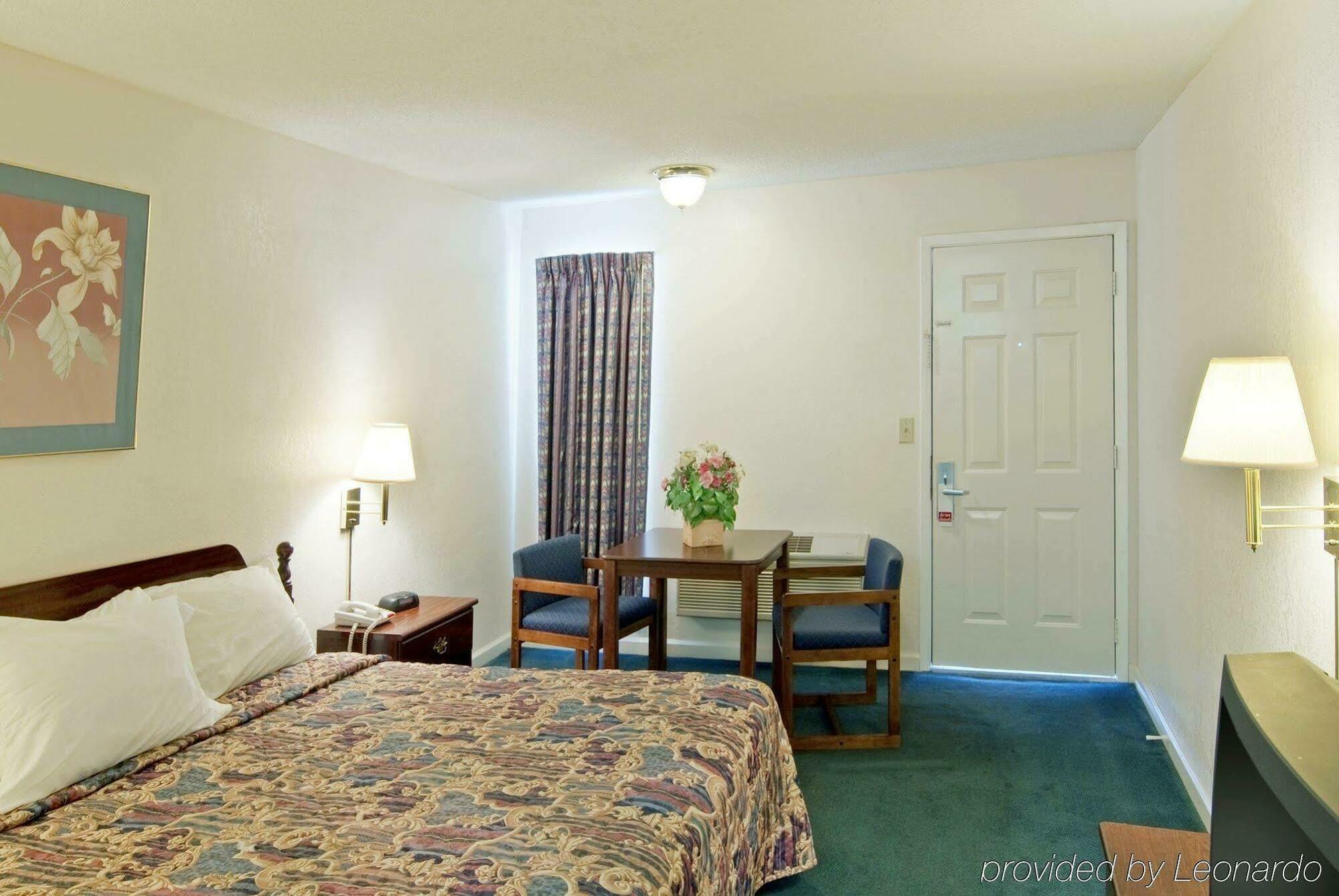 Travel Inn Of Buford Pokoj fotografie